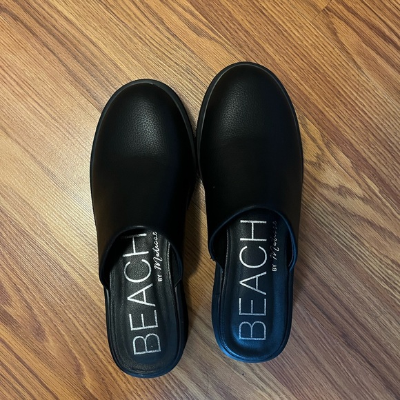 Black Clogs - Picture 1 of 3